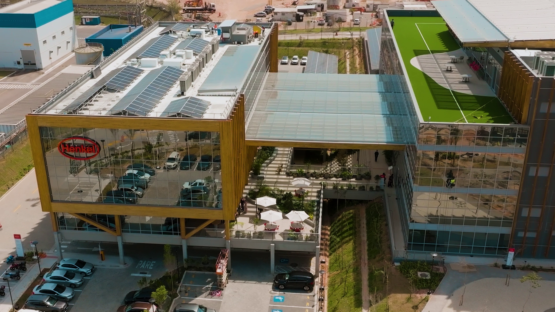 YouTube Thumbnail Henkel Adhesive Technologies – Inspiration Center Jundiaí (Thumbnail)